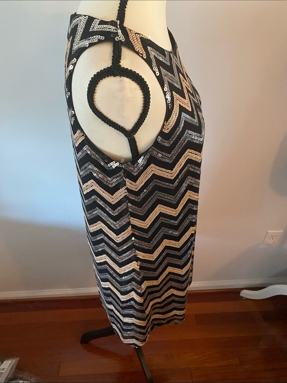 Honey punch NWT sequined sleeveless dress - Picture 3 of 7